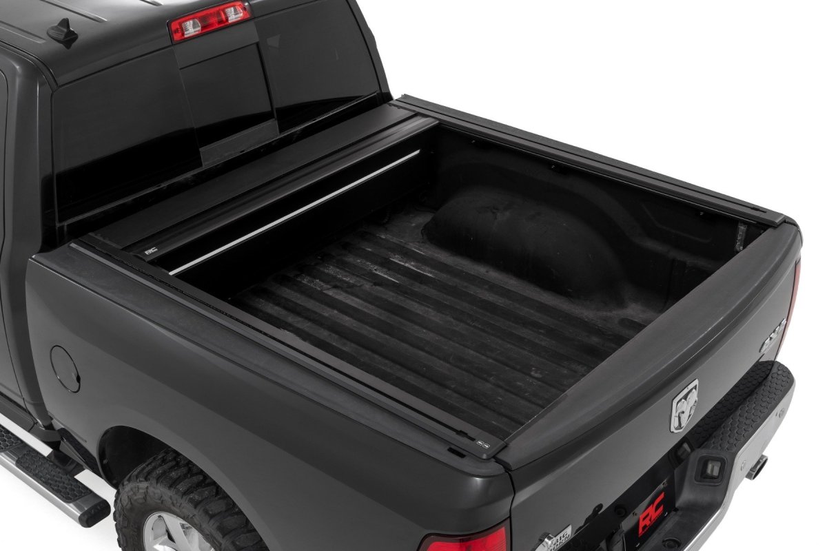 Ram 1500 Retractable Bed Cover - Rough Country - Powered Retractable, Aluminum, UV-Protected, 5'7